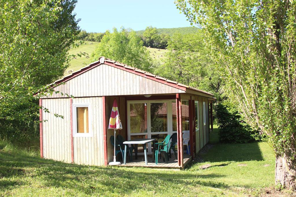 Causses & Vallees Vacances Hotel Saint-Georges-de-Luzencon ห้อง รูปภาพ