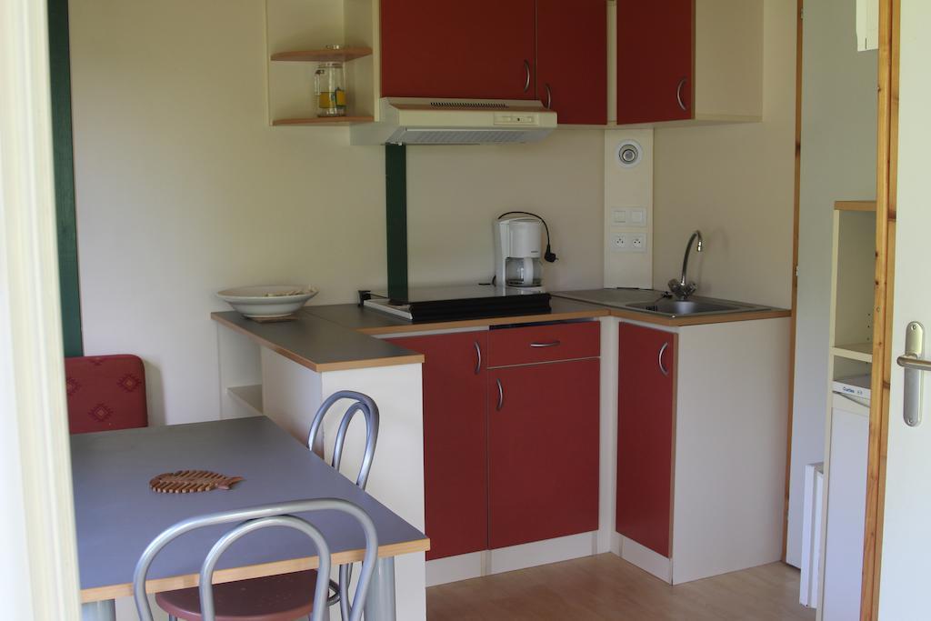 Causses & Vallees Vacances Hotel Saint-Georges-de-Luzencon ห้อง รูปภาพ